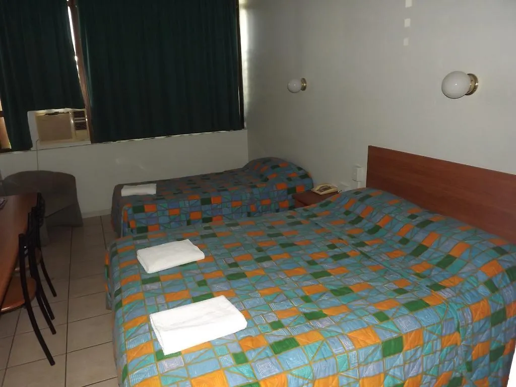 ***  Cambridge Hotel Motel Rockhampton Australia